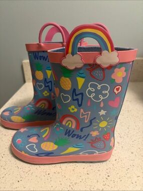 Kids Rainbow Handle Rain Boots - Blue with Pink Trim